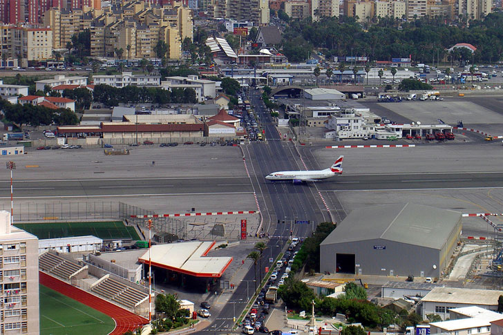 аэропорт Гибралтара опаснее которого нет в мире