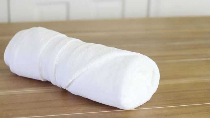 как красиво сложить полотенце в виде ролла