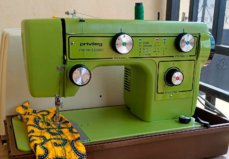 электрическая швейная машина