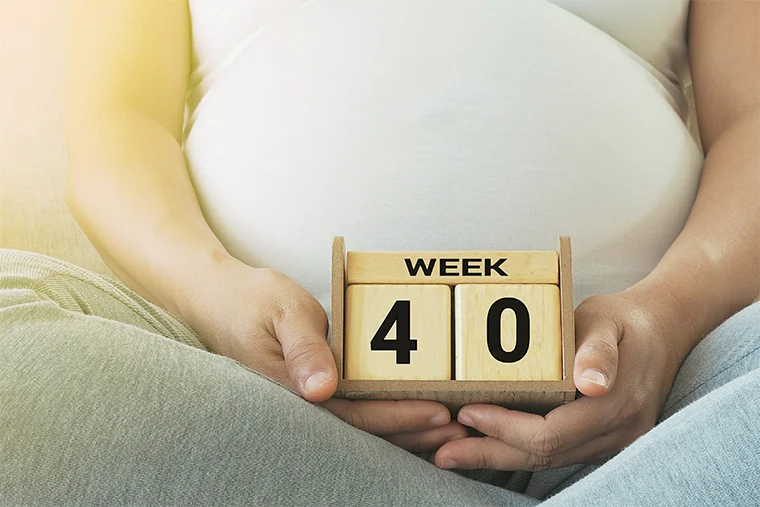 женщина на 40 неделе беременности ждёт родов