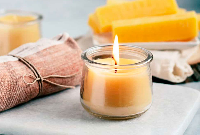 пользп ароматизированных свечей с пчелиным воском