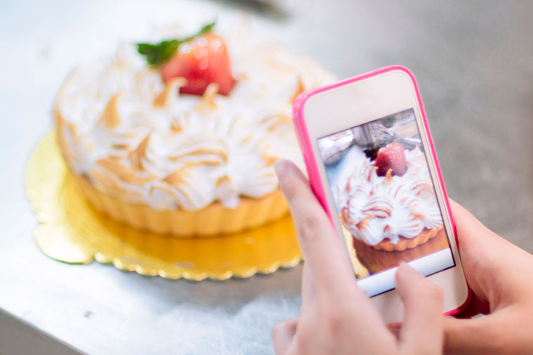 как сфотографировать торт на мобильный телефон