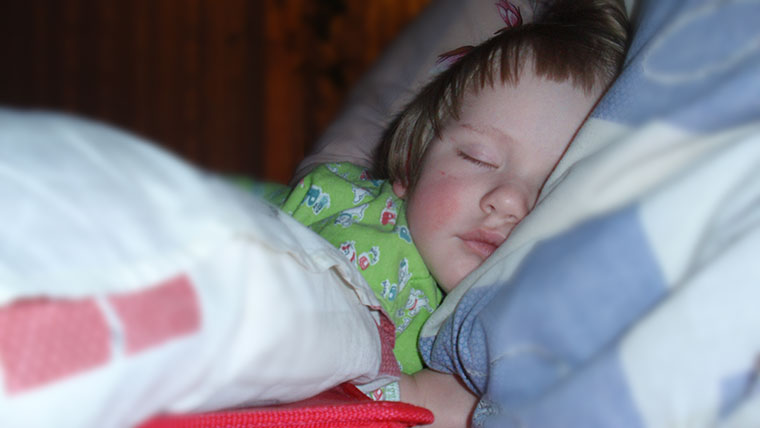 У ребёнка истерики перед сном. Почему и что с этим делать?