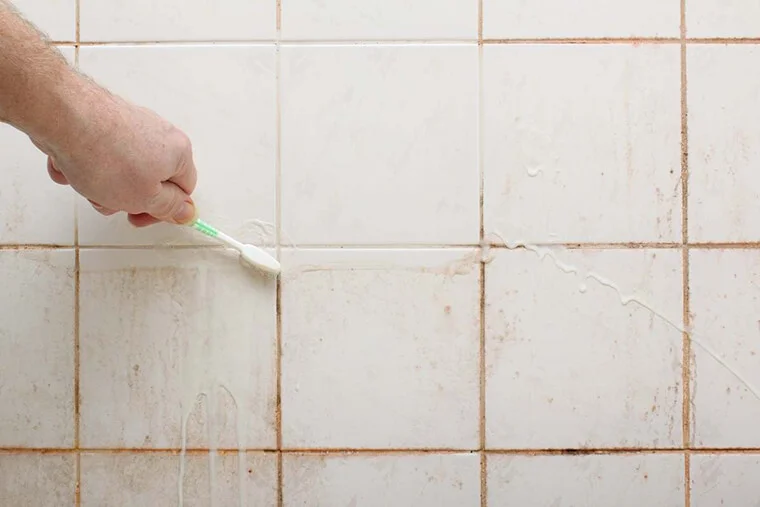 Как обновить швы в ванной между плиткой без затрат и особых усилий
